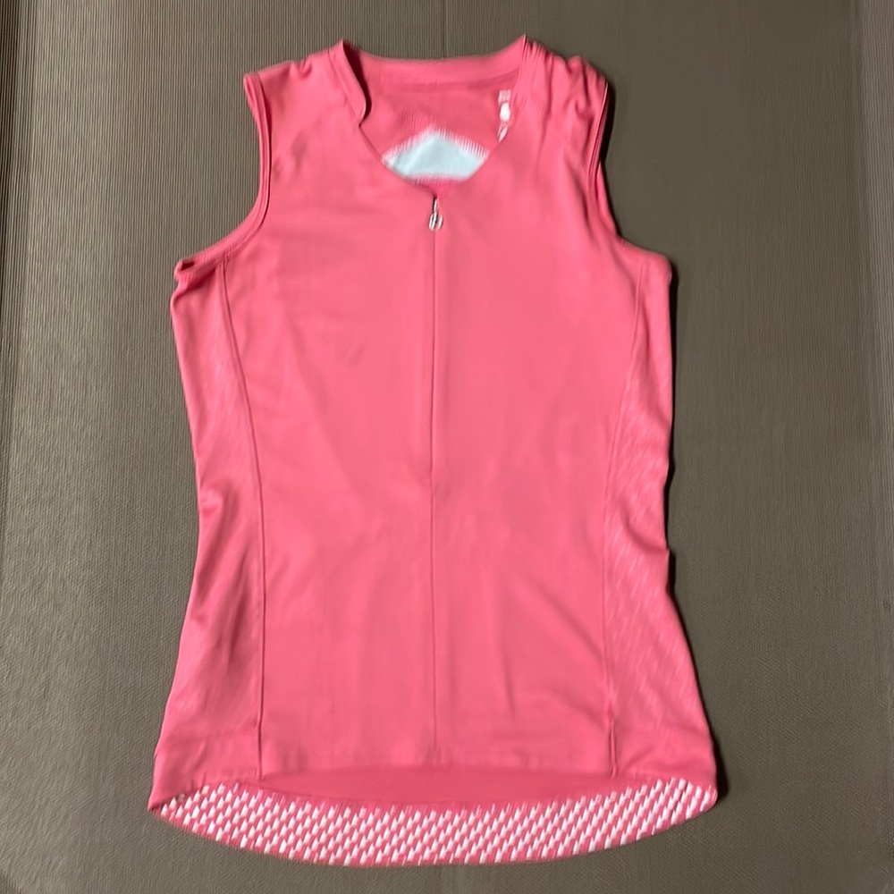Women’s Bontrager Vella cycling jersey. Size M.
